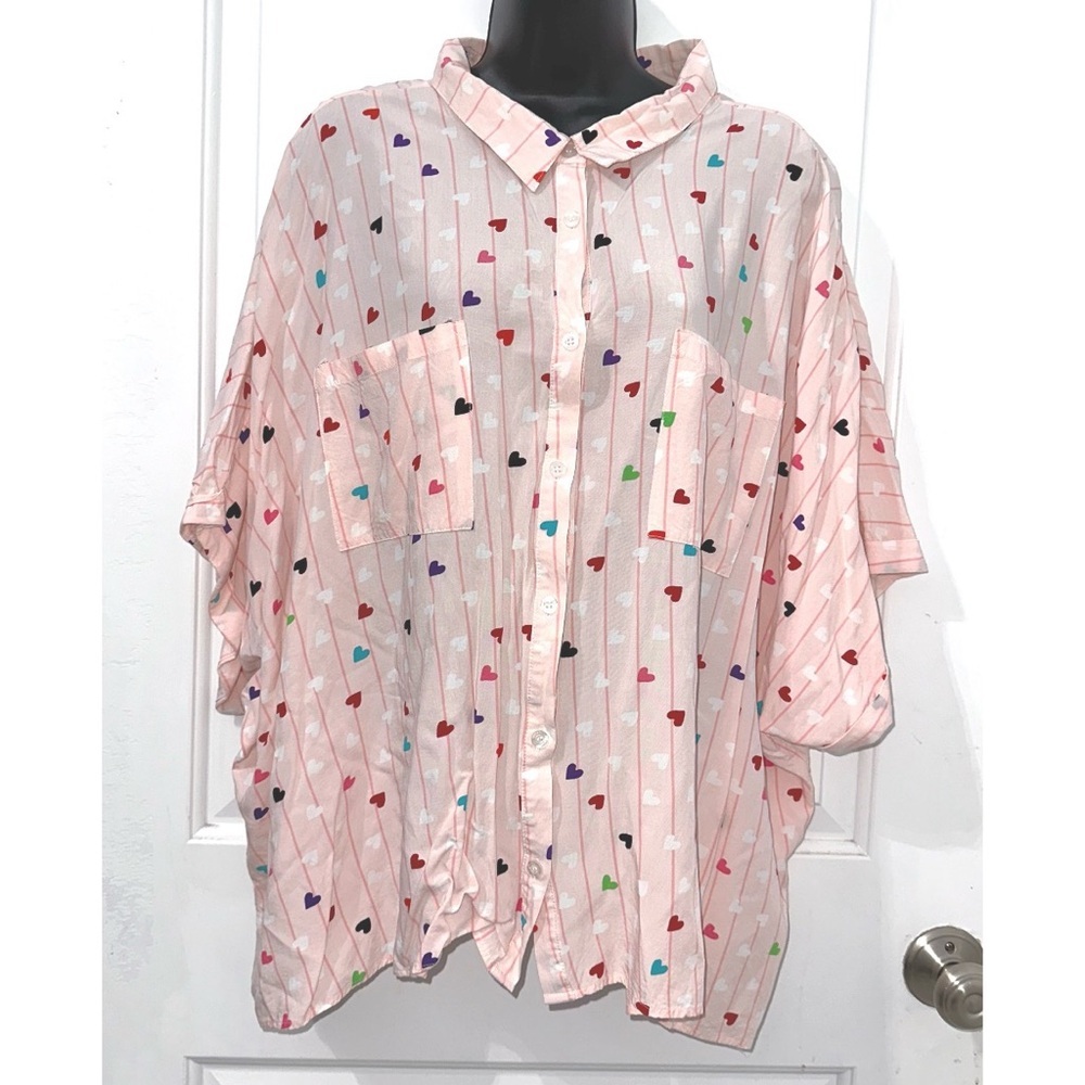 Lularoe Amy Shirt Light Pink with Hearts